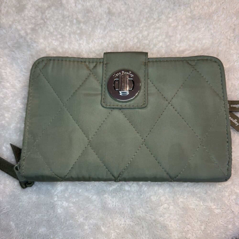 Vera Bradley quilted back pack olive leaf green with matching wallet lighten up - Picture 4 of 15